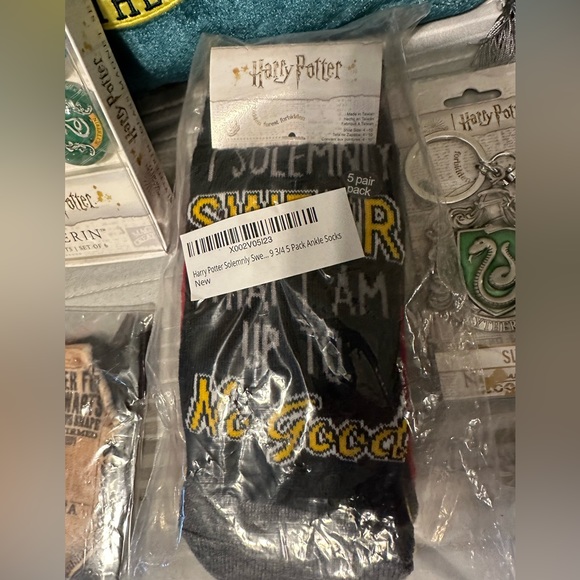 Various Harry Potter Slytherin Items - Picture 6 of 15